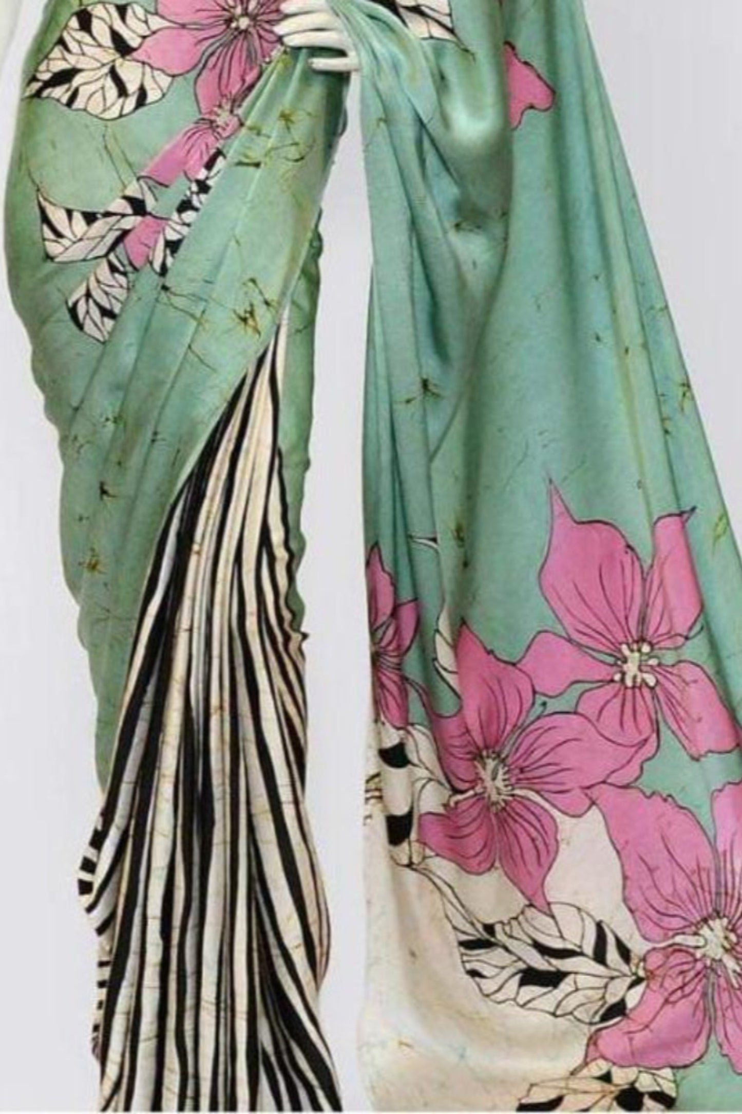 Green Black Sari Pure Silk Saree\Green Bl modern minimal party wear saree