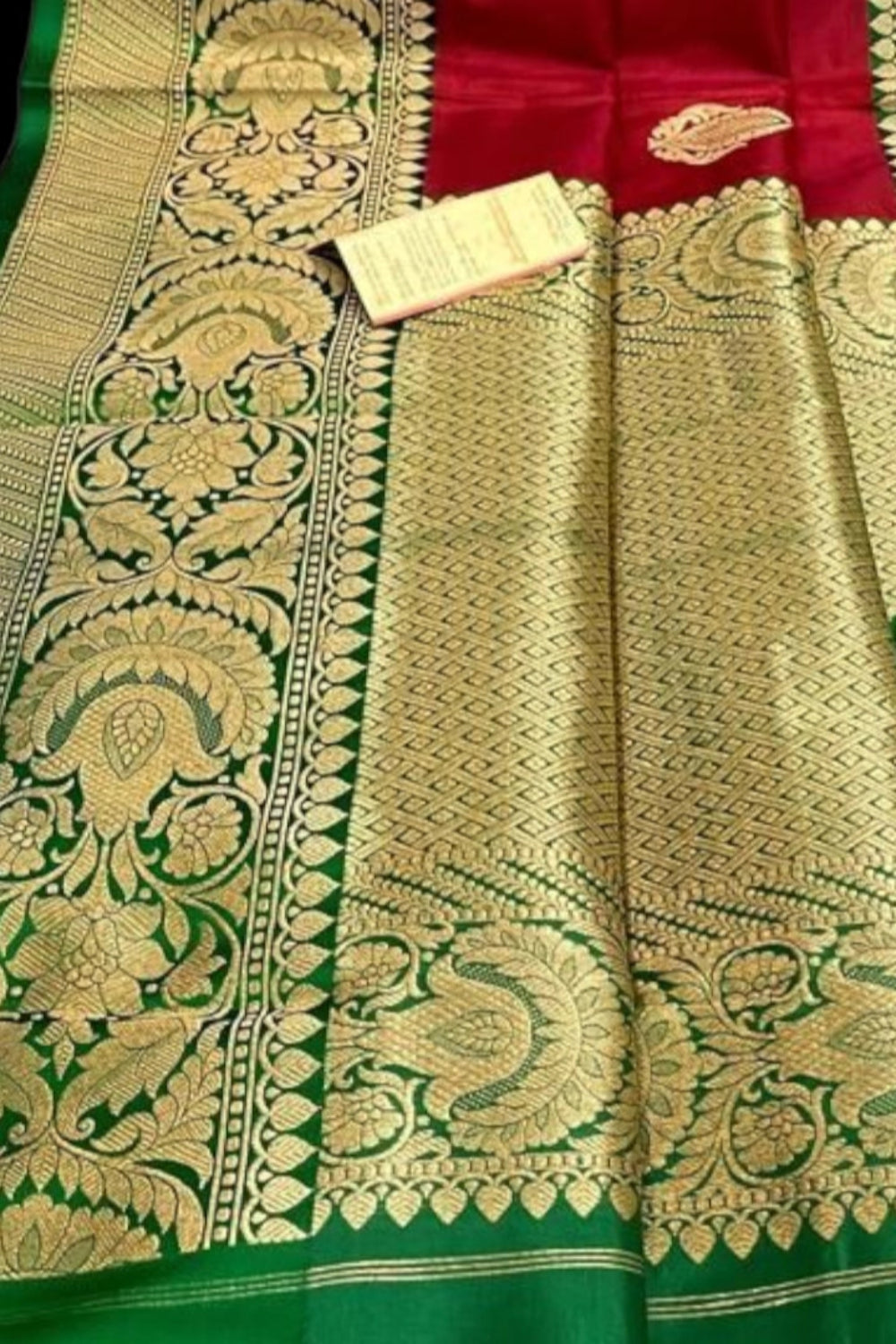 Laal Pure Katan Bananrasi Saree
