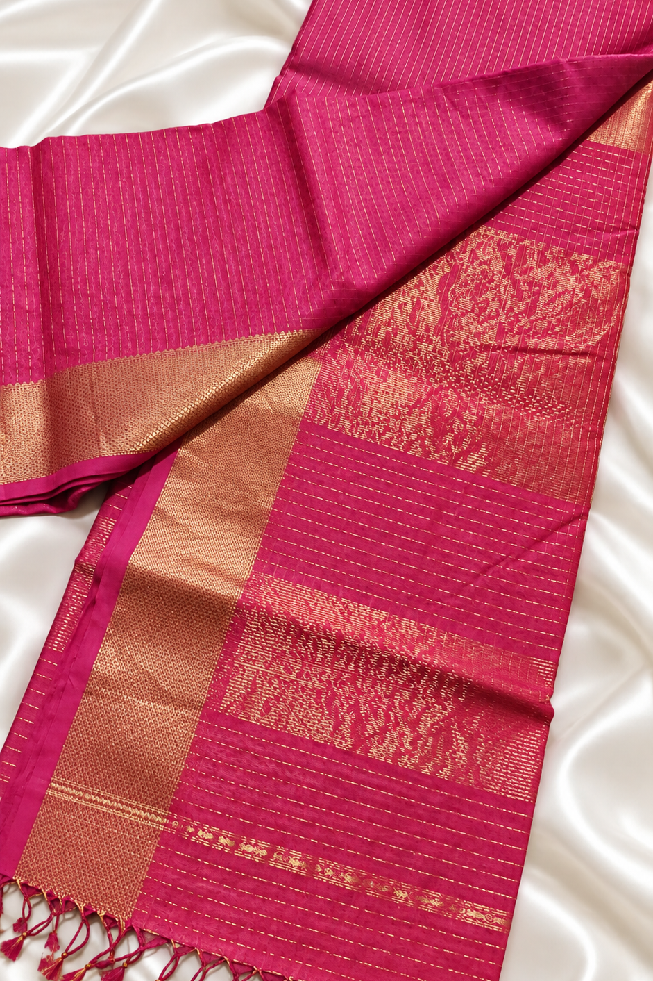 Pink Zari checks Handwoven Pure Maheshwari Saree 